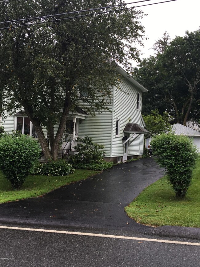 39 Gale Ave, Pittsfield, MA 01201 - photo 2