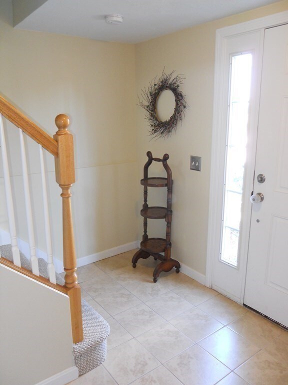 22 Christine St, Worcester, MA 01606 - photo 2