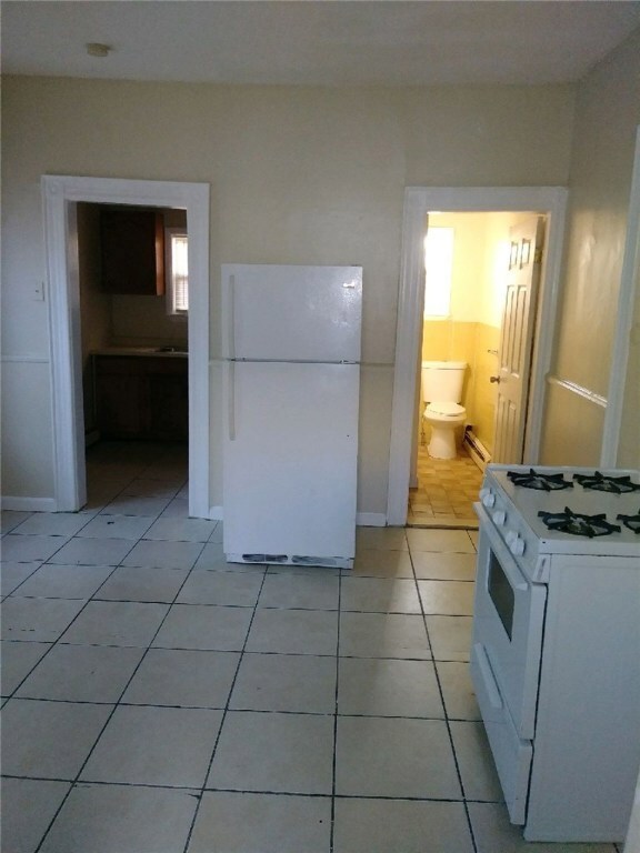 873 Roosevelt Ave, Pawtucket, RI 02860 - photo 7