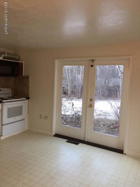 Right Unit - Kitchen w/French Doors