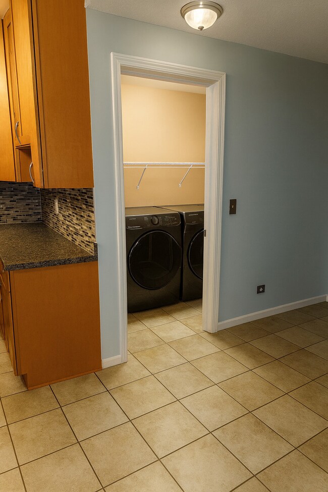 unlisted-address, Tinley Park, IL 60477 - photo 6