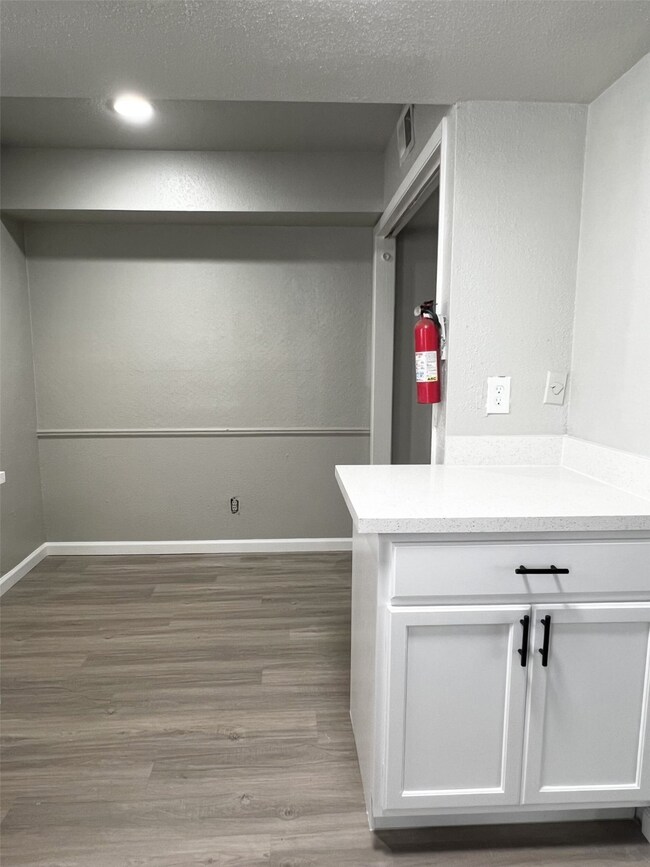 6200 W Tidwell Rd unit 1901, Houston, TX 77092 - photo 4