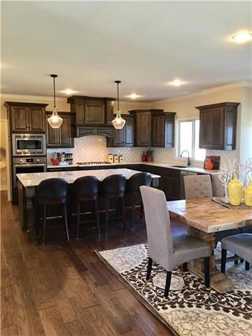 1420 SW Stoney Brook Dr, Lees Summit, MO 64082 - photo 4