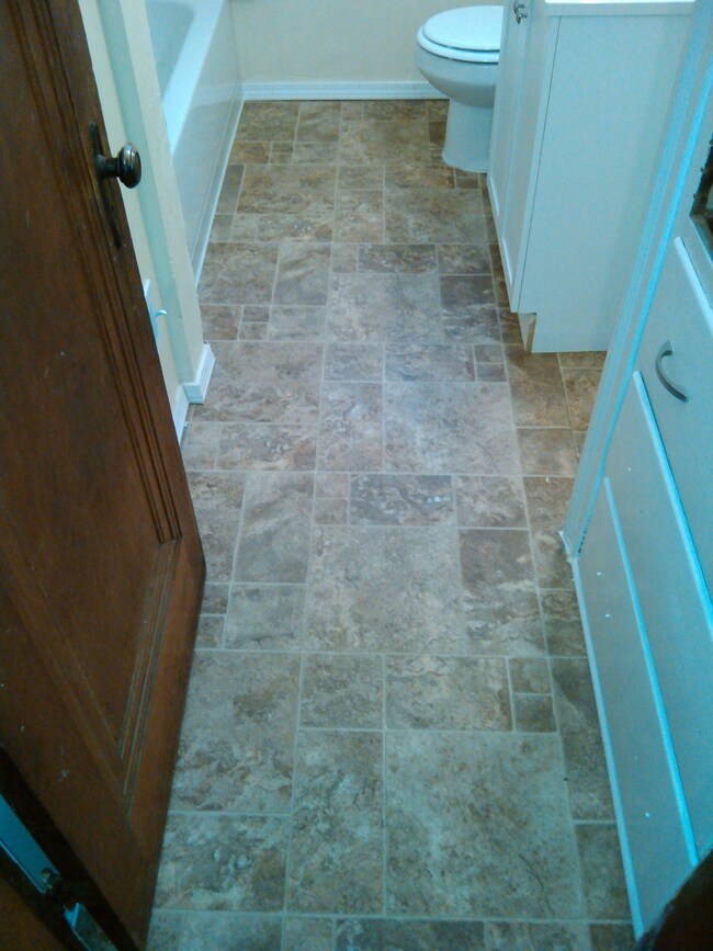 bath flr.jpg