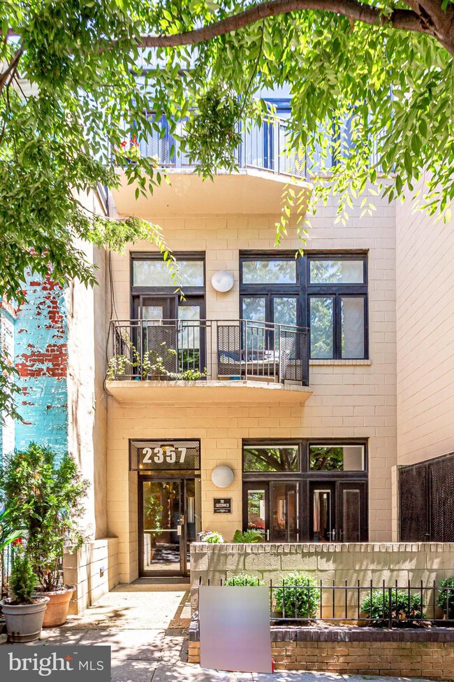 2357 Champlain St NW unit 202, Washington, DC 20009 - photo 3