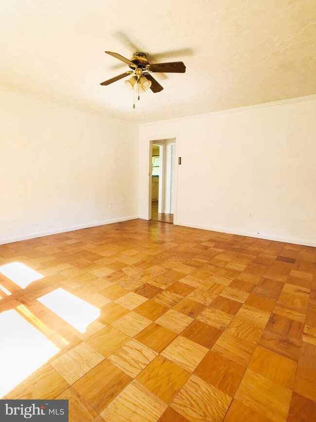 29 Oak Ct, Annapolis, MD 21401 - photo 6