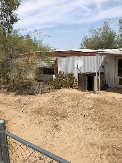 MOBILE HOME/YARD
