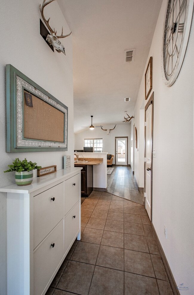 304 E 98th St, Odessa, TX 79765 - photo 2