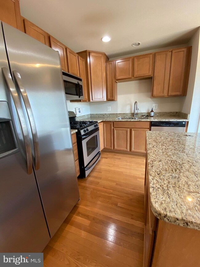 3079 Chinkapin Oak Ln unit 351, Woodbridge, VA 22191 - photo 4