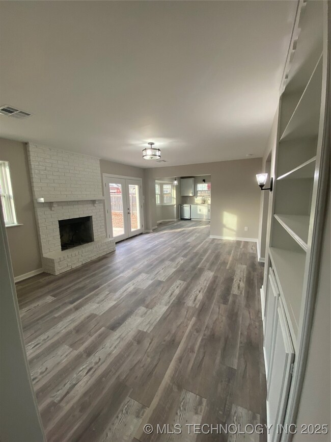 412 E F St, Jenks, OK 74037 - photo 2