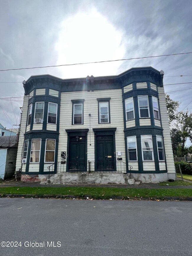 12 113th St unit 14, Troy, NY 12182 - photo 3