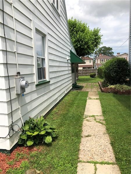 412 Walnut St, Latrobe, PA 15650 - photo 5