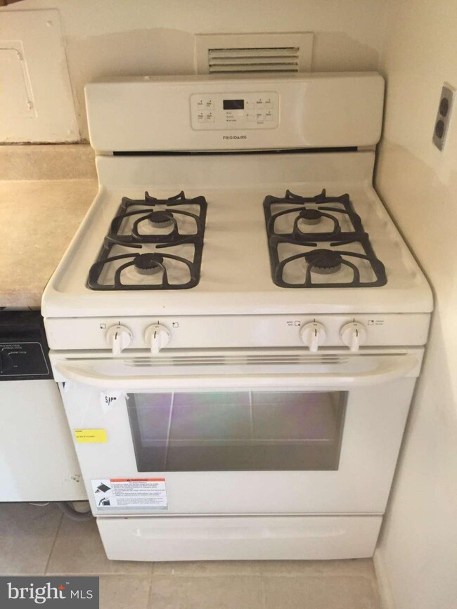 6011 Emerson St unit 709, Bladensburg, MD 20710 - photo 2