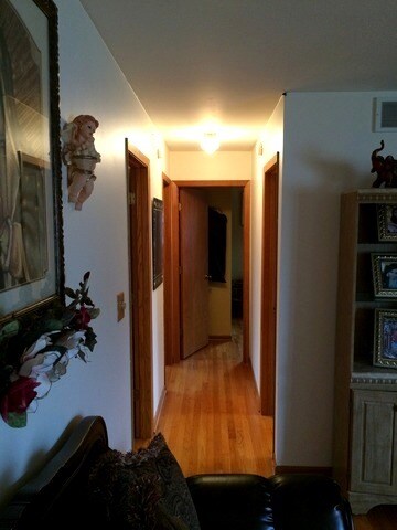 437 N Ridgemoor Ave, Mundelein, IL 60060 - photo 3