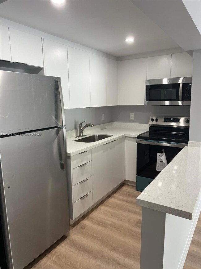 7820 NE Bayshore Ct unit 211, Miami, FL 33138 - photo 3