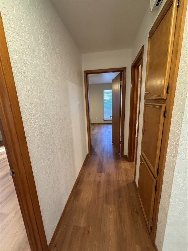 702 Matthews Ct, Arlington, TX 76012 - photo 2