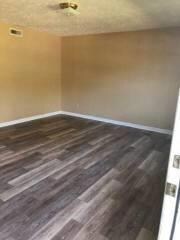 0315cb81f6ae45f88bae5852b0096e31_406x539