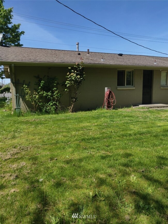 592 SW 18th St, Chehalis, WA 98532 - photo 2