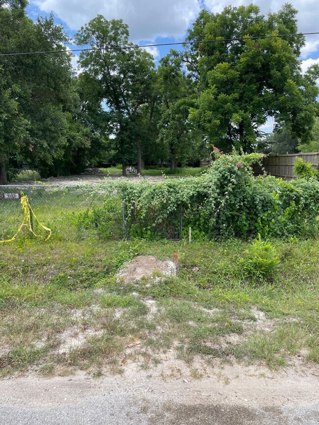 2009 Conklin St, Houston, TX 77088 - photo 2