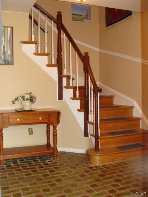 6231 Ridge Rd, Zionsville, PA 18092 - photo 4