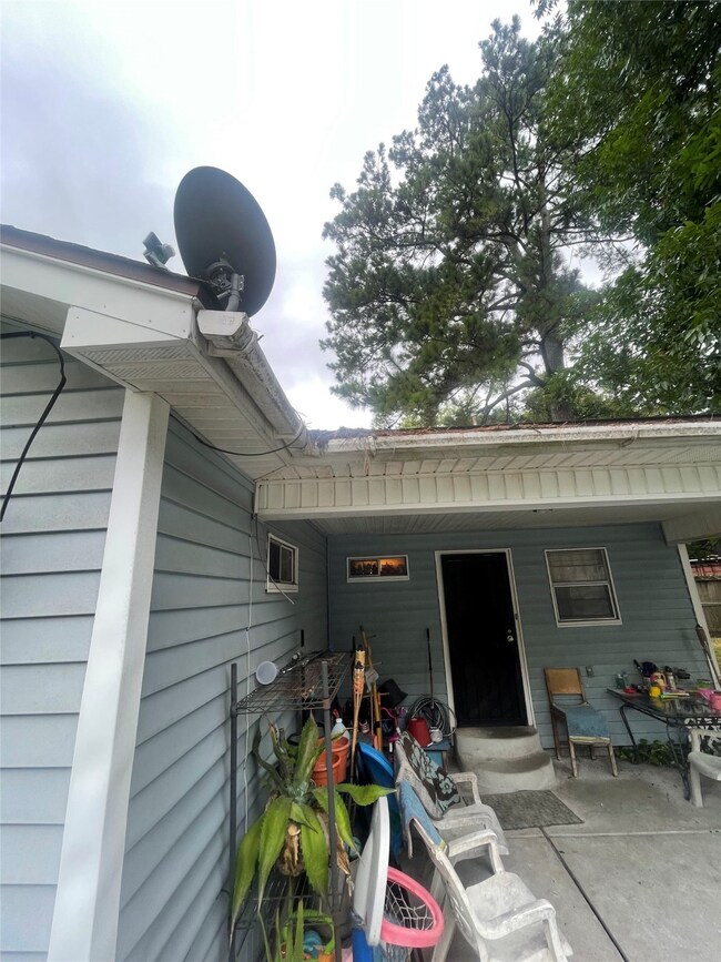 6805 Kittridge St, Houston, TX 77028 - photo 3