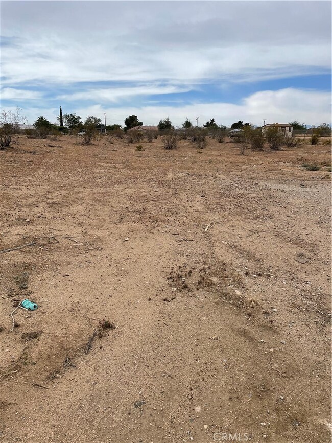 0 Sequoia St unit IV25265027, Hesperia, CA 92345 - photo 2