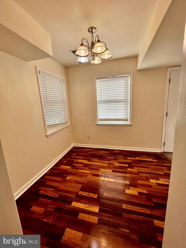 9683 Hagel Cir unit B, Lorton, VA 22079 - photo 6