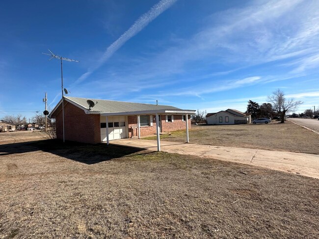 301 S Collins Ave, Tulia, TX 79088 | MLS# 202401177