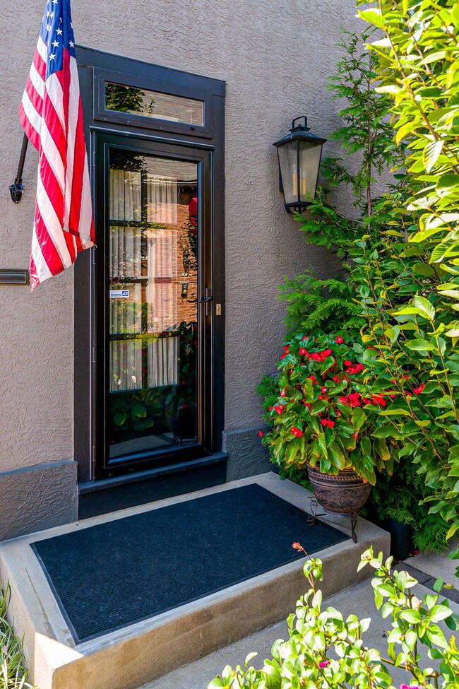 553 Mohawk St, Columbus, OH 43206 - photo 3