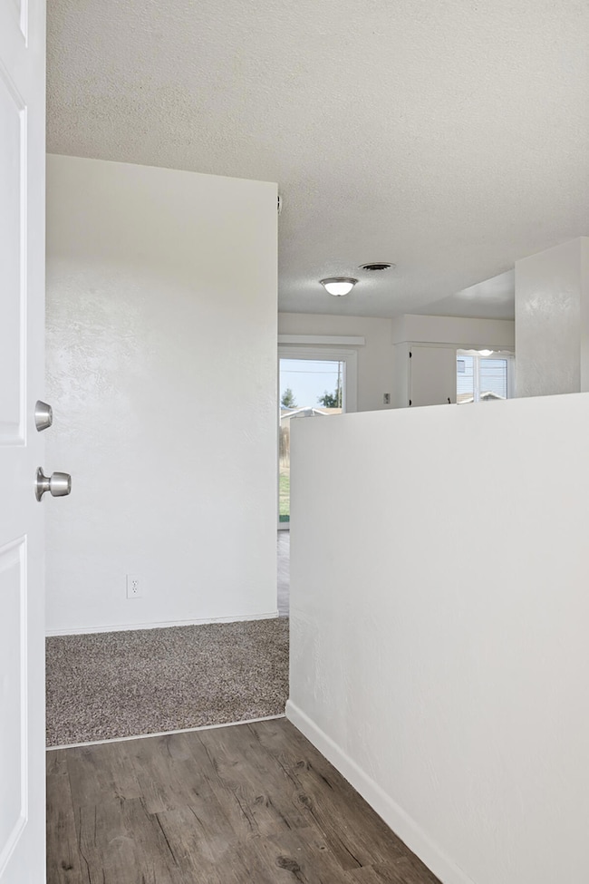 1316 S Spruce St, Tulare, CA 93274 - photo 5