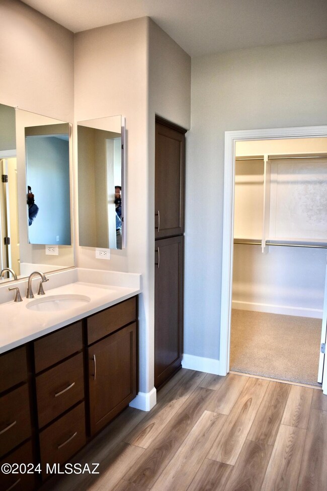 UN36 L109 Master Bath