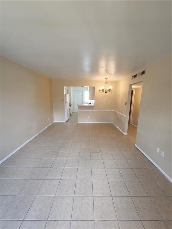 Enter Living/dining room