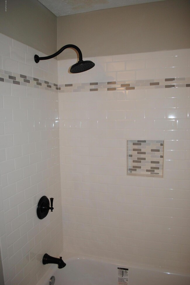 6811 Spourtland Dr, Louisville, KY 40228 - photo 6