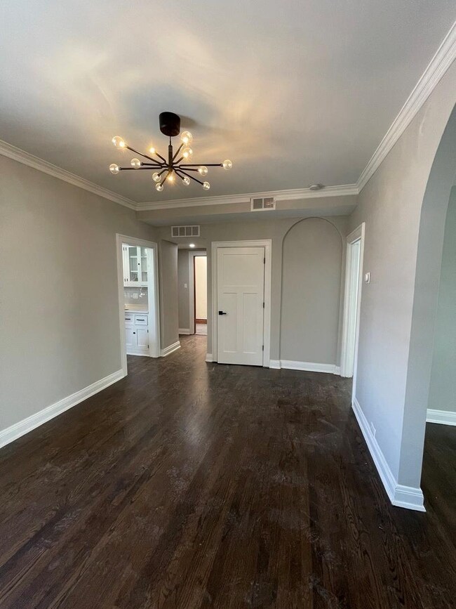 130 N Addison Ave unit 1, Elmhurst, IL 60126 - photo 2