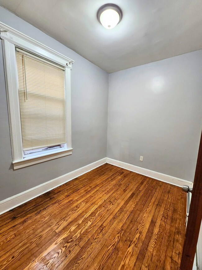 335 Princeton Ave unit 2, Jersey City, NJ 07305 - photo 5