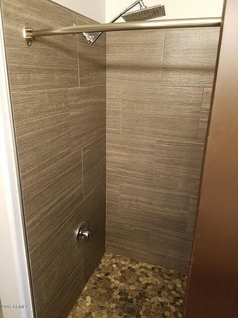 Zak Rd Master shower