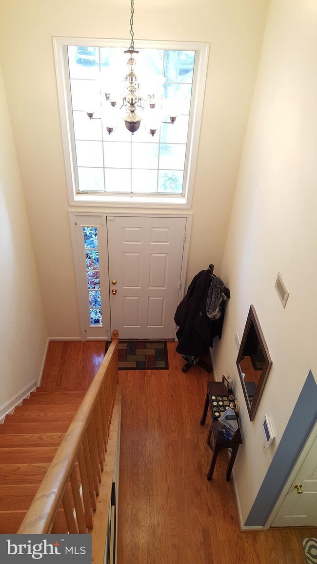 19952 Gateshead Cir, Germantown, MD 20876 - photo 2