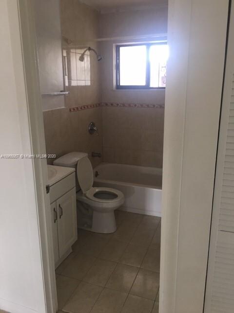 4345 W 12th Ln unit 8C, Hialeah, FL 33012 - photo 3
