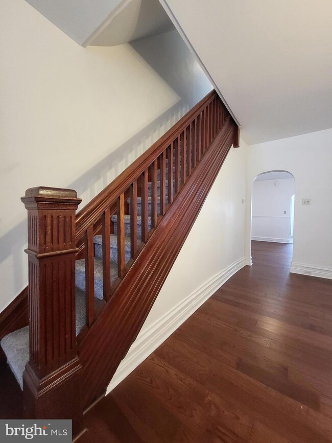 352 N 13th St, Reading, PA 19604 - photo 7