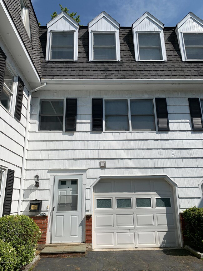 213 River Road Extension unit 3, Cos Cob, CT 06807 - photo 2