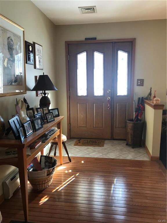 2561 Ridgeway Dr, Effort, PA 18330 - photo 2