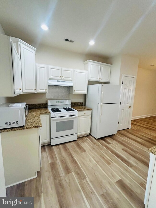 308 Lynn Dr, Stephens City, VA 22655 - photo 7