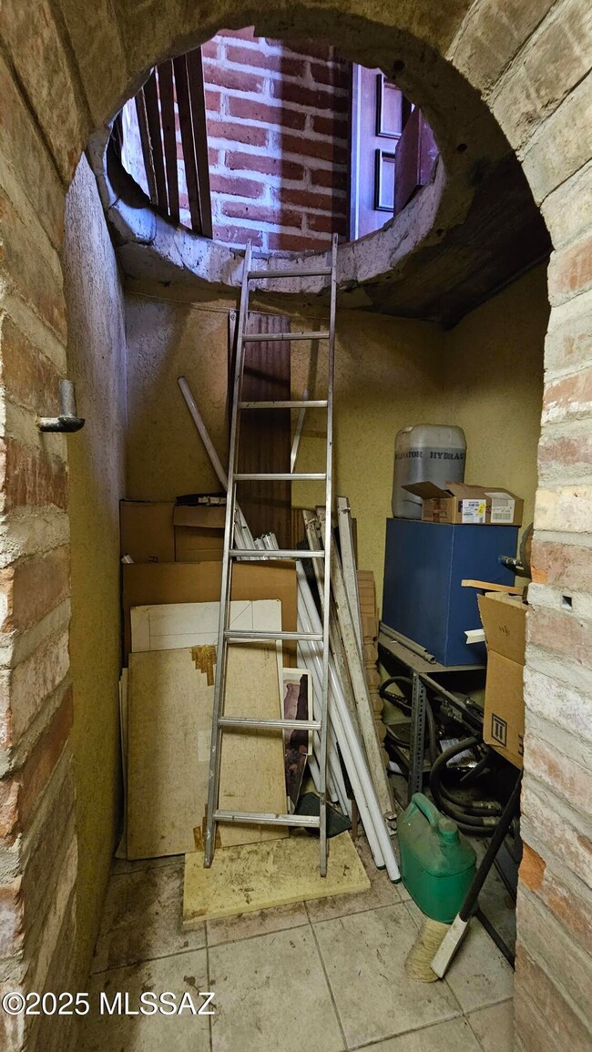 2401 E Mitchell St, Tucson, AZ 85719 - photo 5