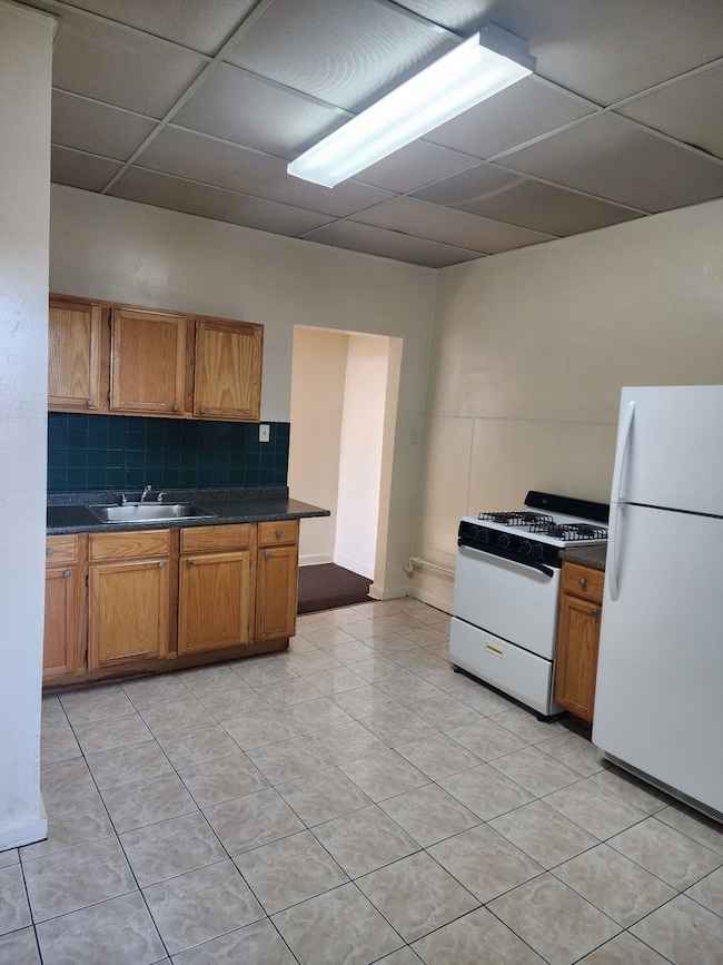 6529 S Kimbark Ave unit 4R, Chicago, IL 60637 - photo 2