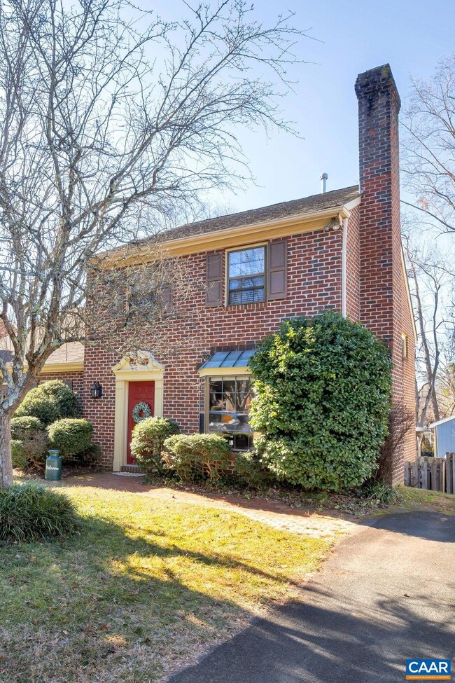 81 Court Place, Charlottesville, VA 22901 - photo 4