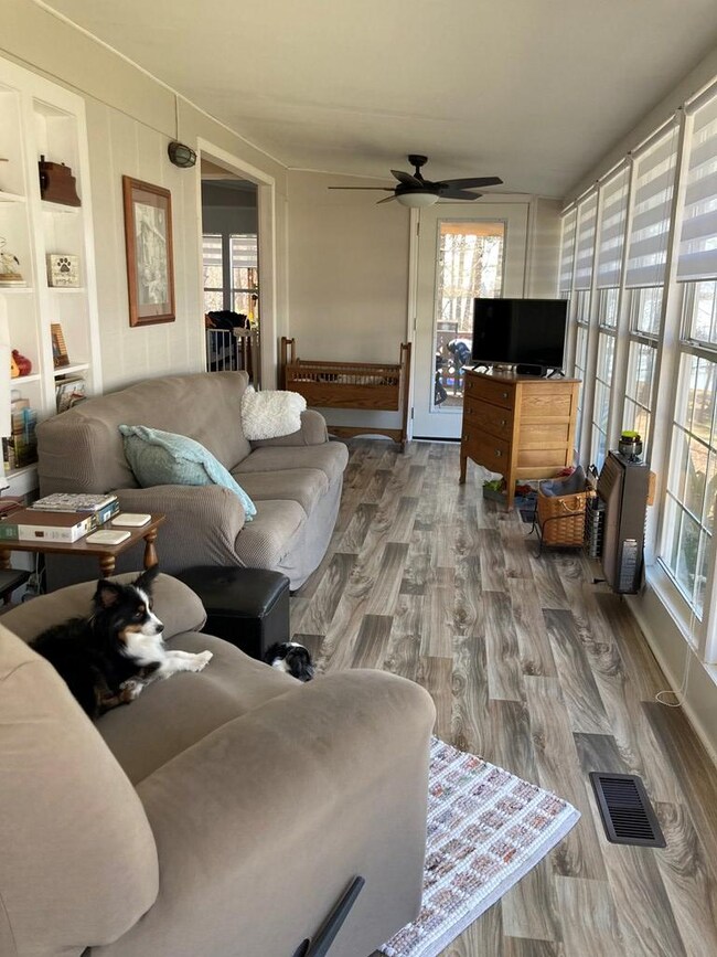 Open Florida room with beautiful lake view!