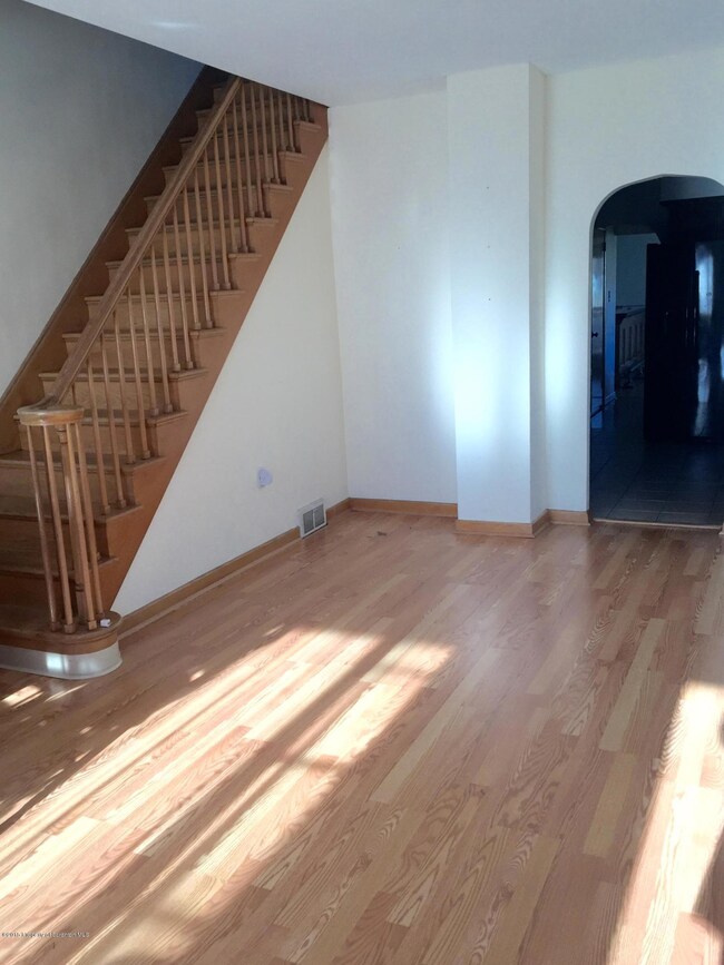 404 Bowman St, Scranton, PA 18519 - photo 5