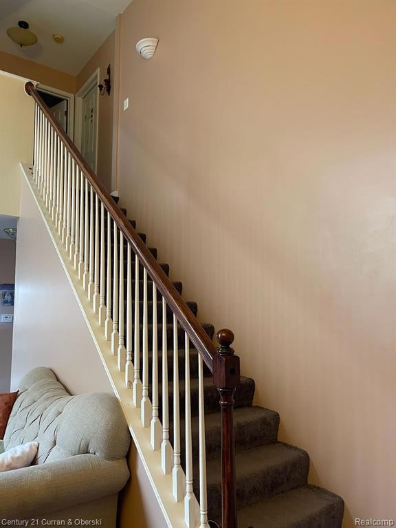 171 Legacy Park Cir unit 51, Dearborn Heights, MI 48127 - photo 4