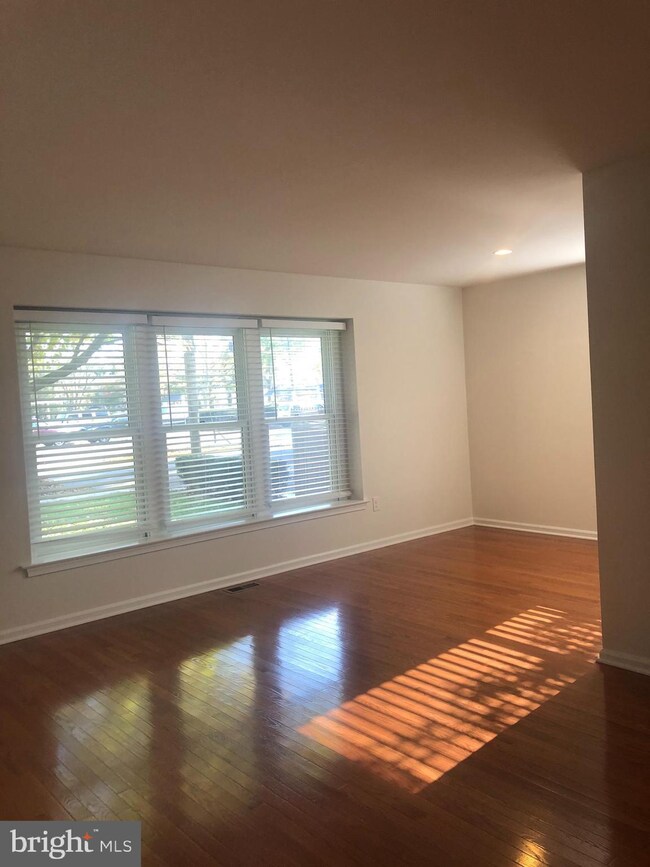 109 Hawthorne Ave unit FIRST FLOOR, Haddonfield, NJ 08033 - photo 4