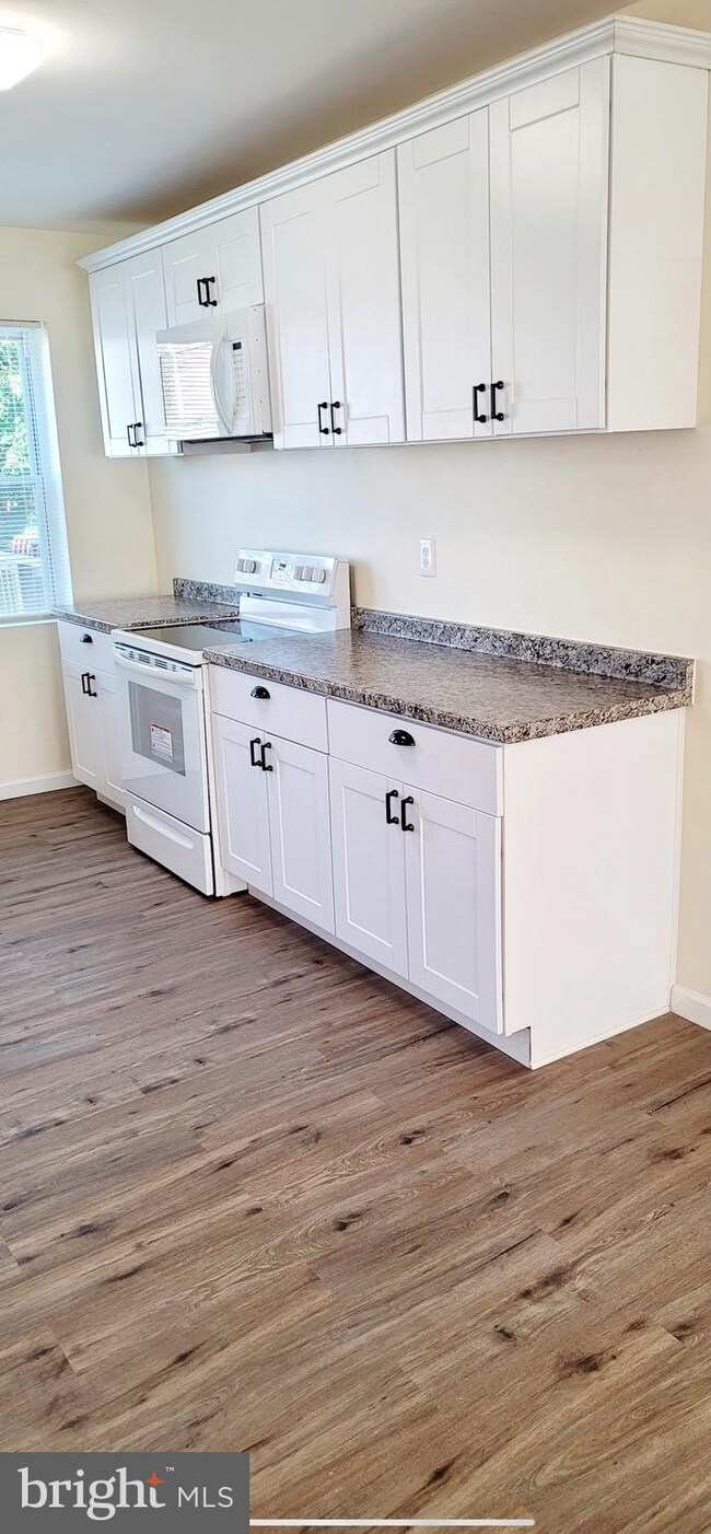 73 Barker Ave, Sharon Hill, PA 19079 - photo 6